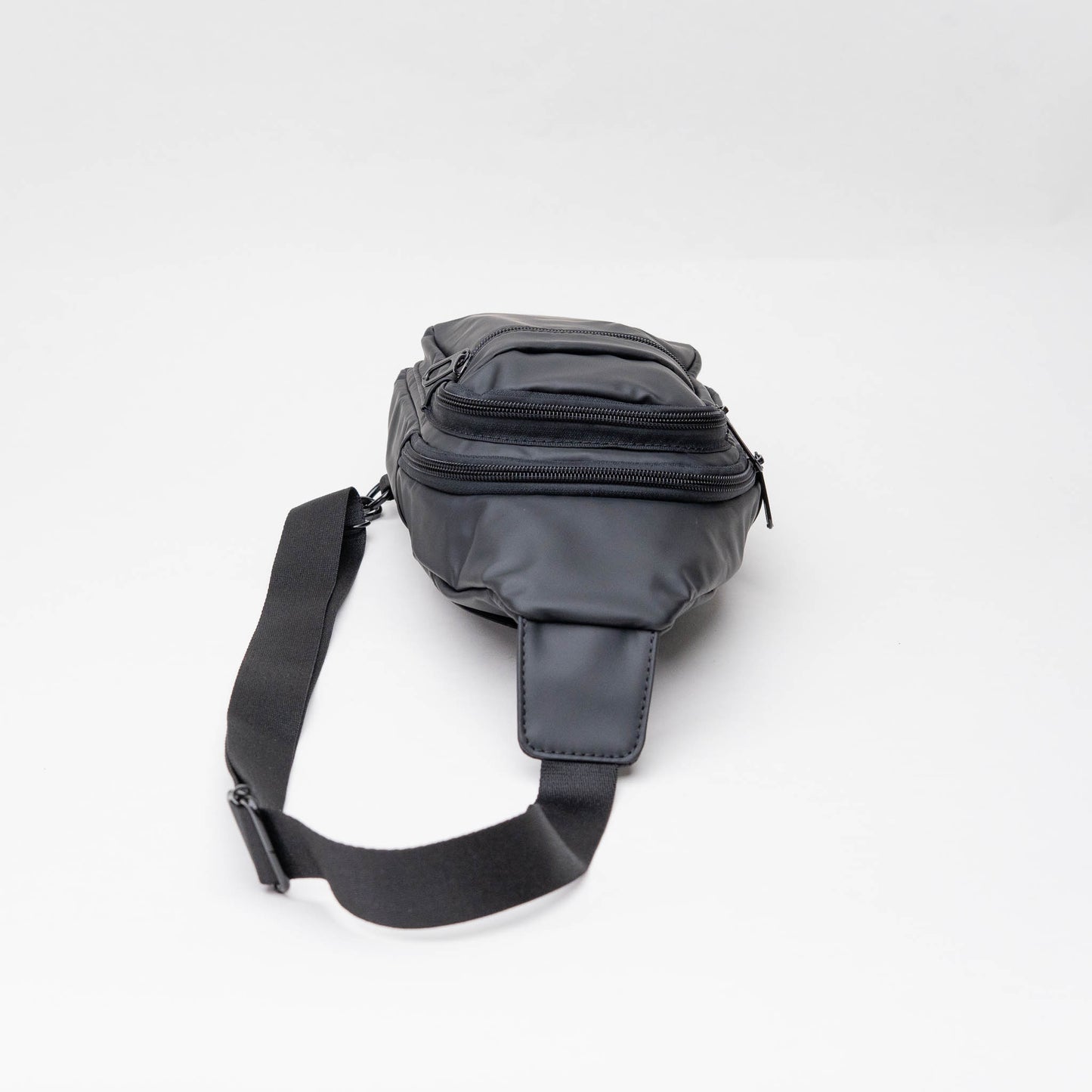 DARWIN CHEST BAG